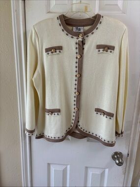 Mita Women’s Cream & Brown Knit Cardigan. Preowned but hardly worn